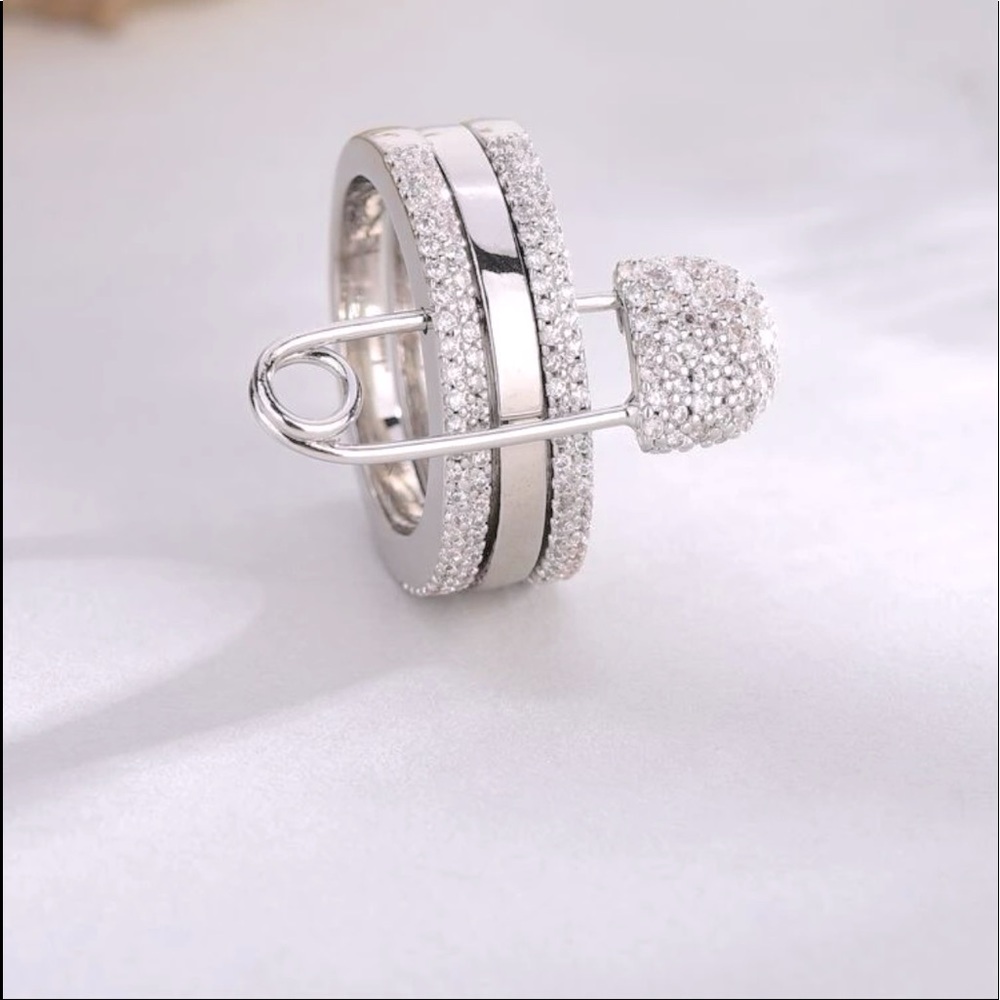 Zirconia Safety pin Design Ring 💍